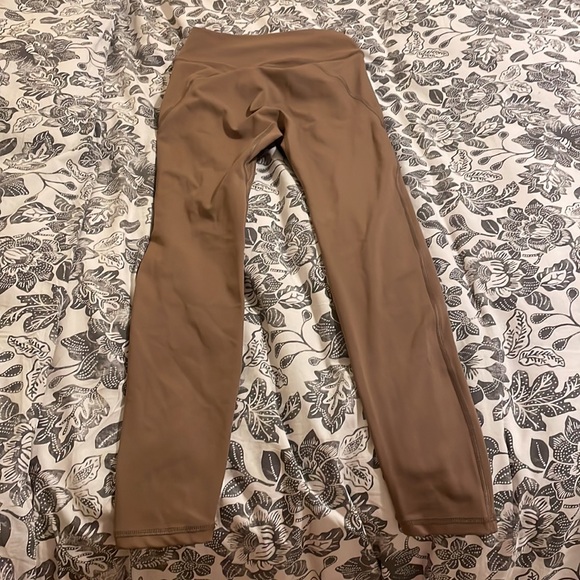 Camel Brown Women’s Leggings - Picture 2 of 4